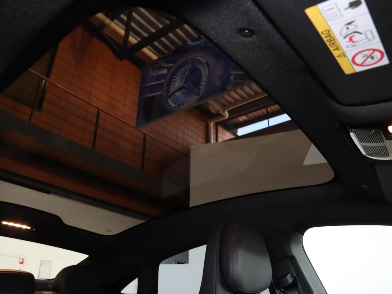 Mercedes-Benz CLA-KLASSE 250+ Launch Edition 85 kWh | Night | Panoramadak | DISTRONIC | Achteruitrijcamera | Dodehoekassistent | Trekhaak |