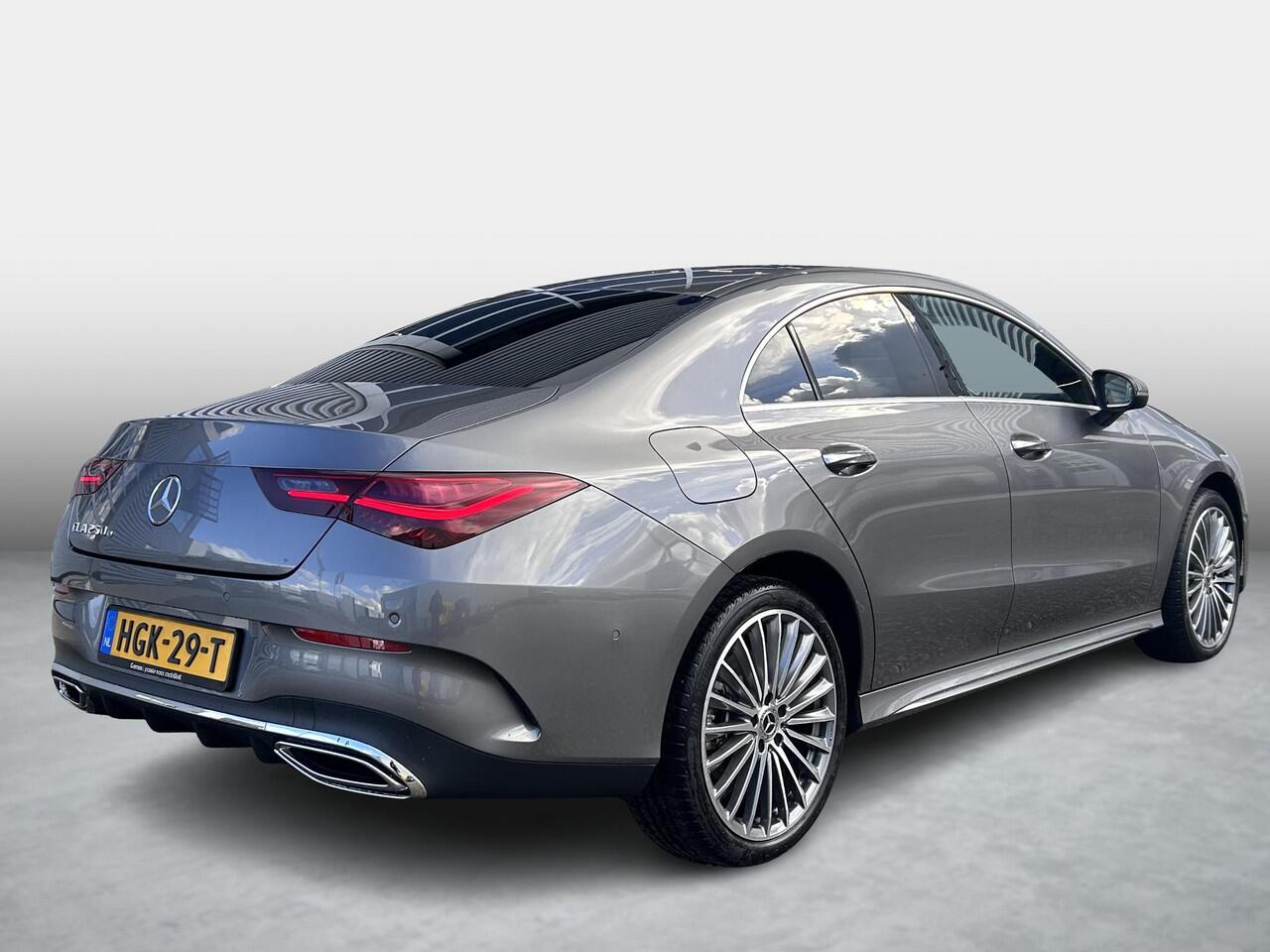 Mercedes-Benz CLA-KLASSE 250 e Star Edition AMG | Panoramadak | Apple CarPlay | Android Auto | Sfeerverlichting | Stoelverwarming | Parkeersensoren | Achteruitrijcamera | Elektrisch Inklapbare Buitenspiegels