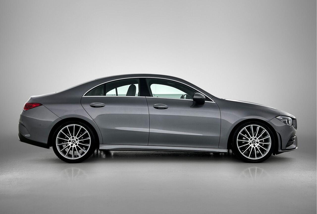 Mercedes-Benz CLA-KLASSE 180 AMG-line | 19 inch multispaaks lmv | Sfeerverlichting | Spiegelpakket Inclusief 24 maanden Mercedes-Benz Certified garantie voor Europa.