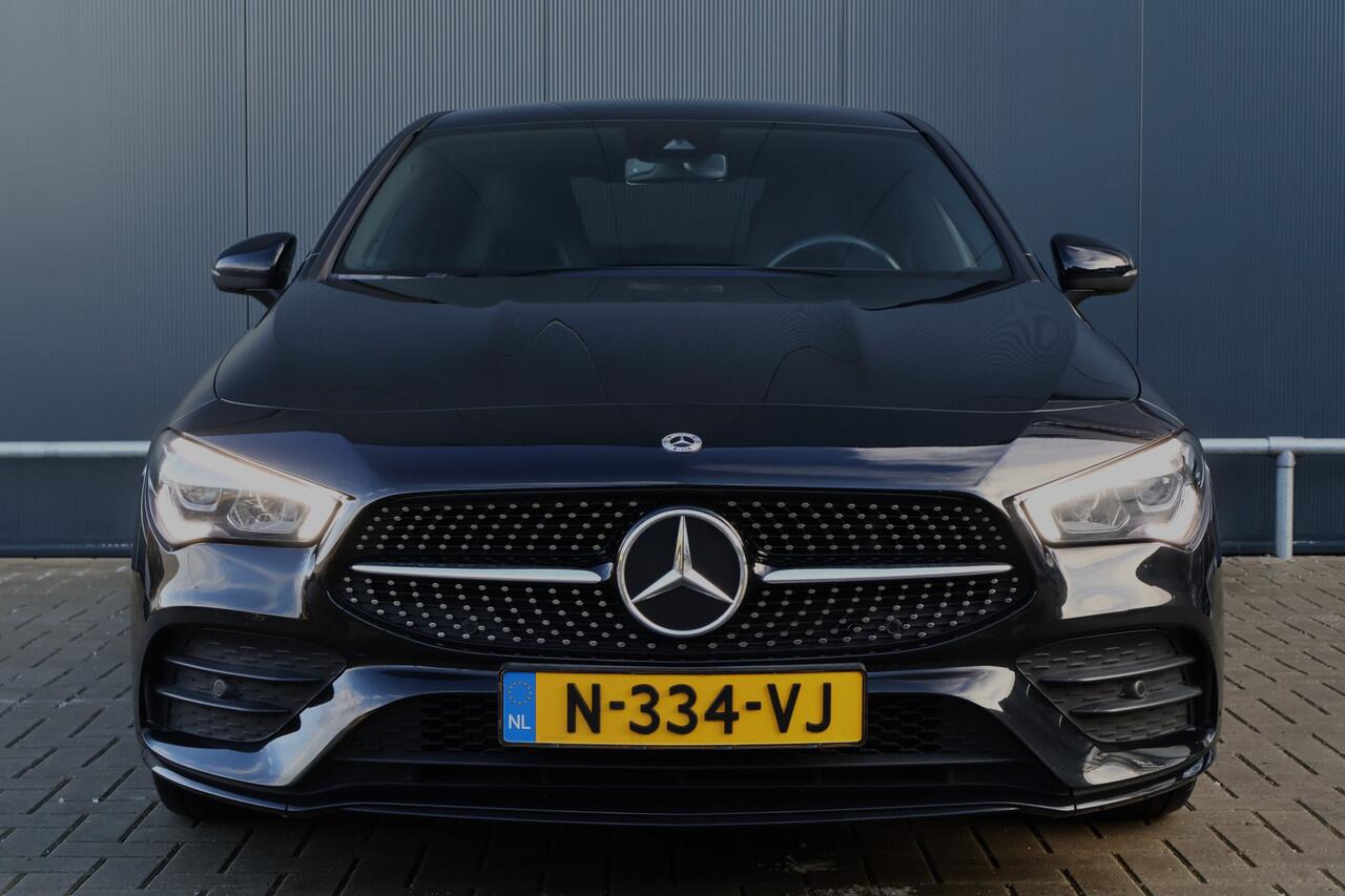 Mercedes-Benz CLA-KLASSE 180 AMG Business Solution | Stoelverwarming | Camera | Wide Screen Cockpit | Sfeerverlichting | Leer / Alcantara