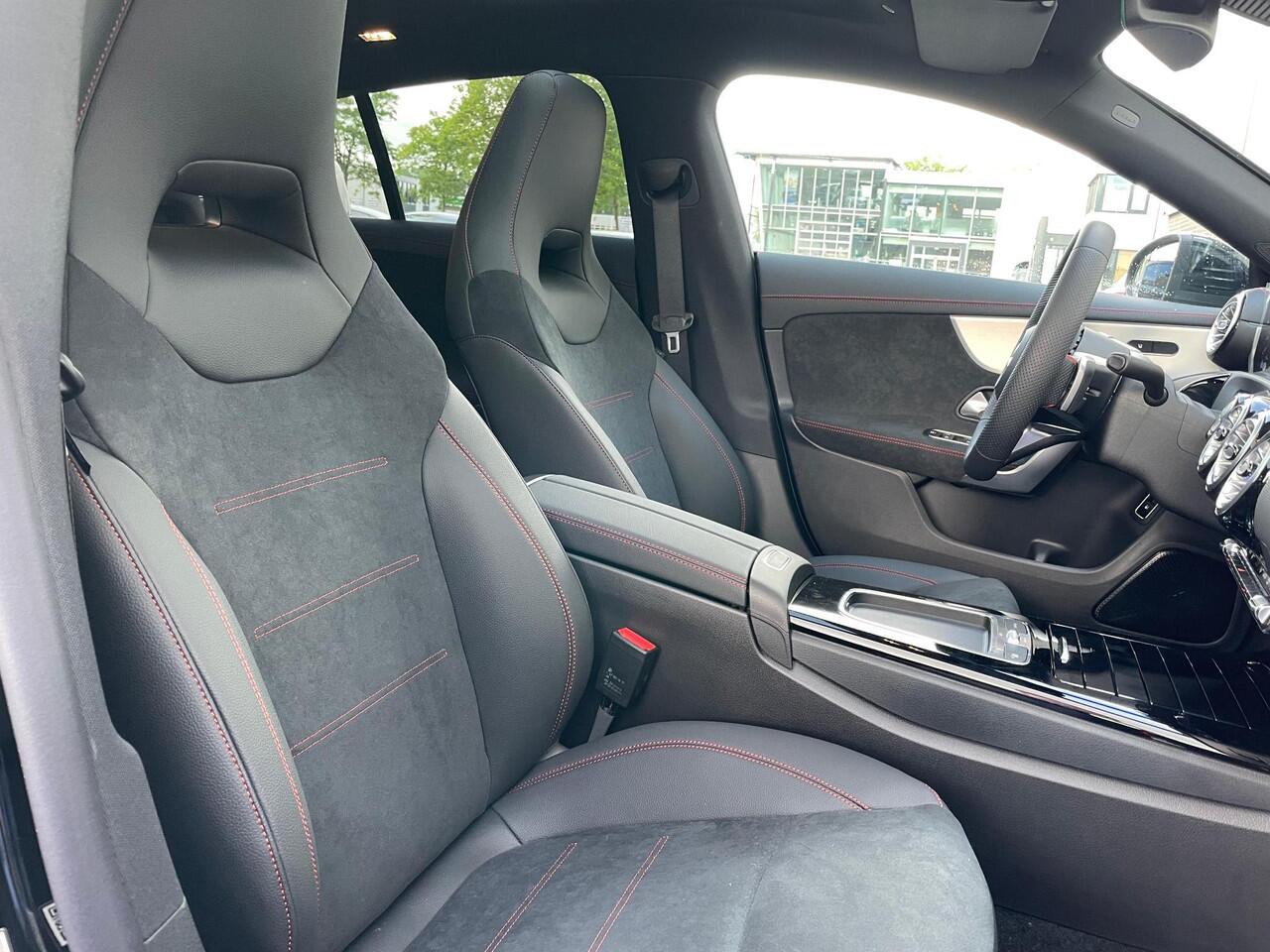 Mercedes-Benz CLA-KLASSE Shooting Brake 250 e AMG Line | Premium Pakket | Night Pakket | Panoramadak | MULTIBEAM LED Koplampen | Dodehoekassistent | Advanced Sound System | Sfeerverlichting