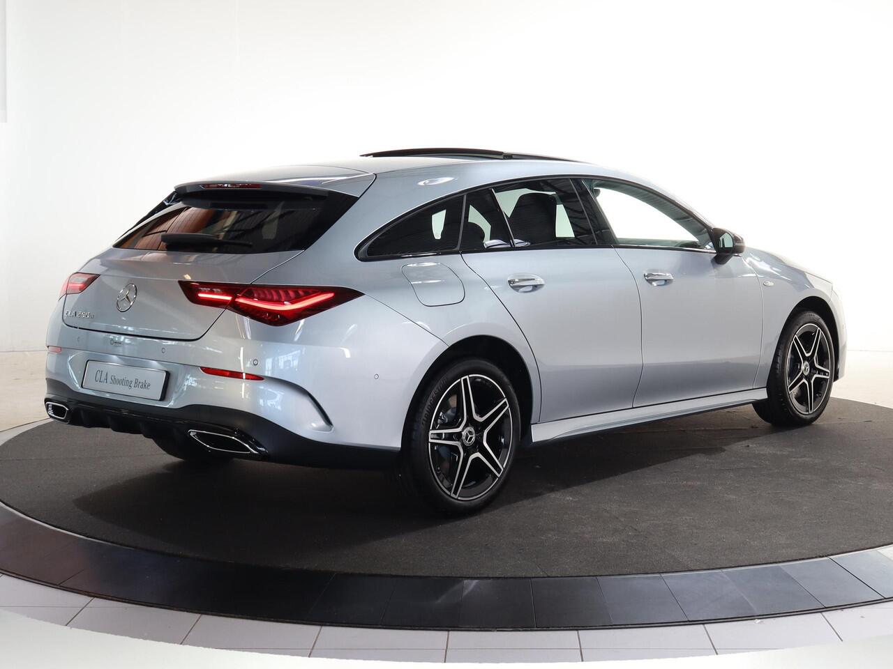Mercedes-Benz CLA-KLASSE Shooting Brake 250e Business Solution AMG | Panoramaschuifdak | Night | Achteruitrijcamera| Stoelverwarming voor | LED koplampen | Afneembare Trekhaak | Apple Carplay / Android auto
