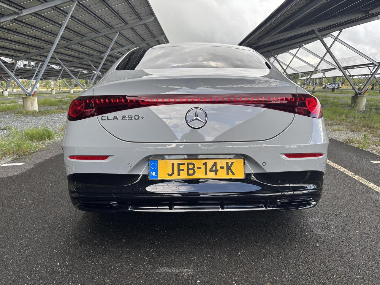 Mercedes-Benz CLA-KLASSE 250+ Launch Edition 85 kWh | Night | Panoramadak | DISTRONIC | Achteruitrijcamera | Dodehoekassistent | Trekhaak |