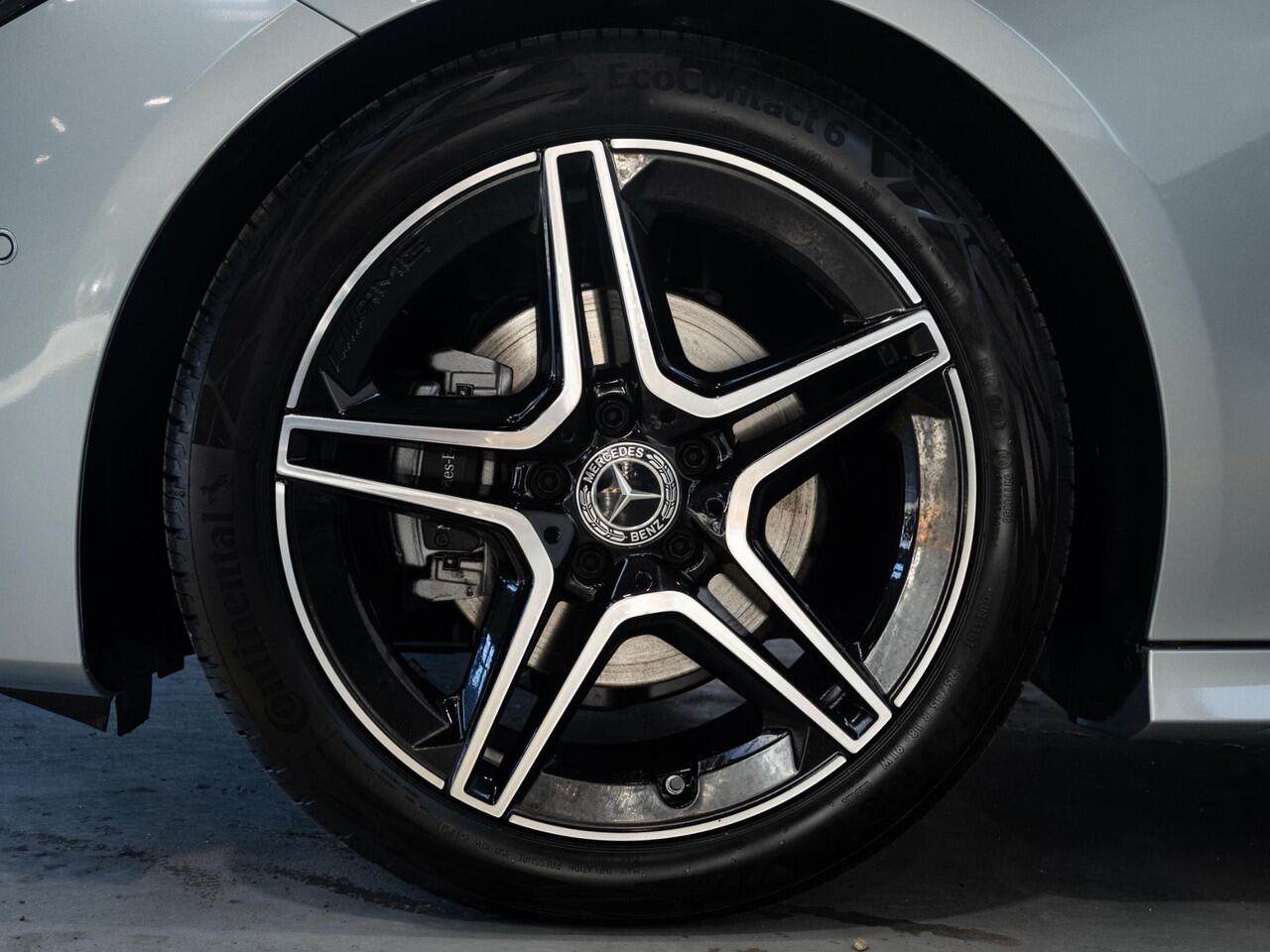 Mercedes-Benz CLA-KLASSE Coupé 180 Star Edition AMG Line Panorama dak