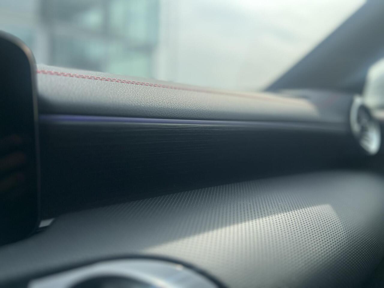 Mercedes-Benz CLA-KLASSE Shooting Brake 180 AMG Line | Achteruitrijcamera | Stoelverwarming |