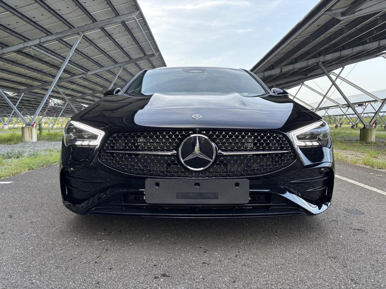 Mercedes-Benz CLA-KLASSE Shooting Brake 180 Business Solution AMG | Night | Panoramadak | AMG Line Plus | Head-up display | 360 camera | Sfeerverlichting |