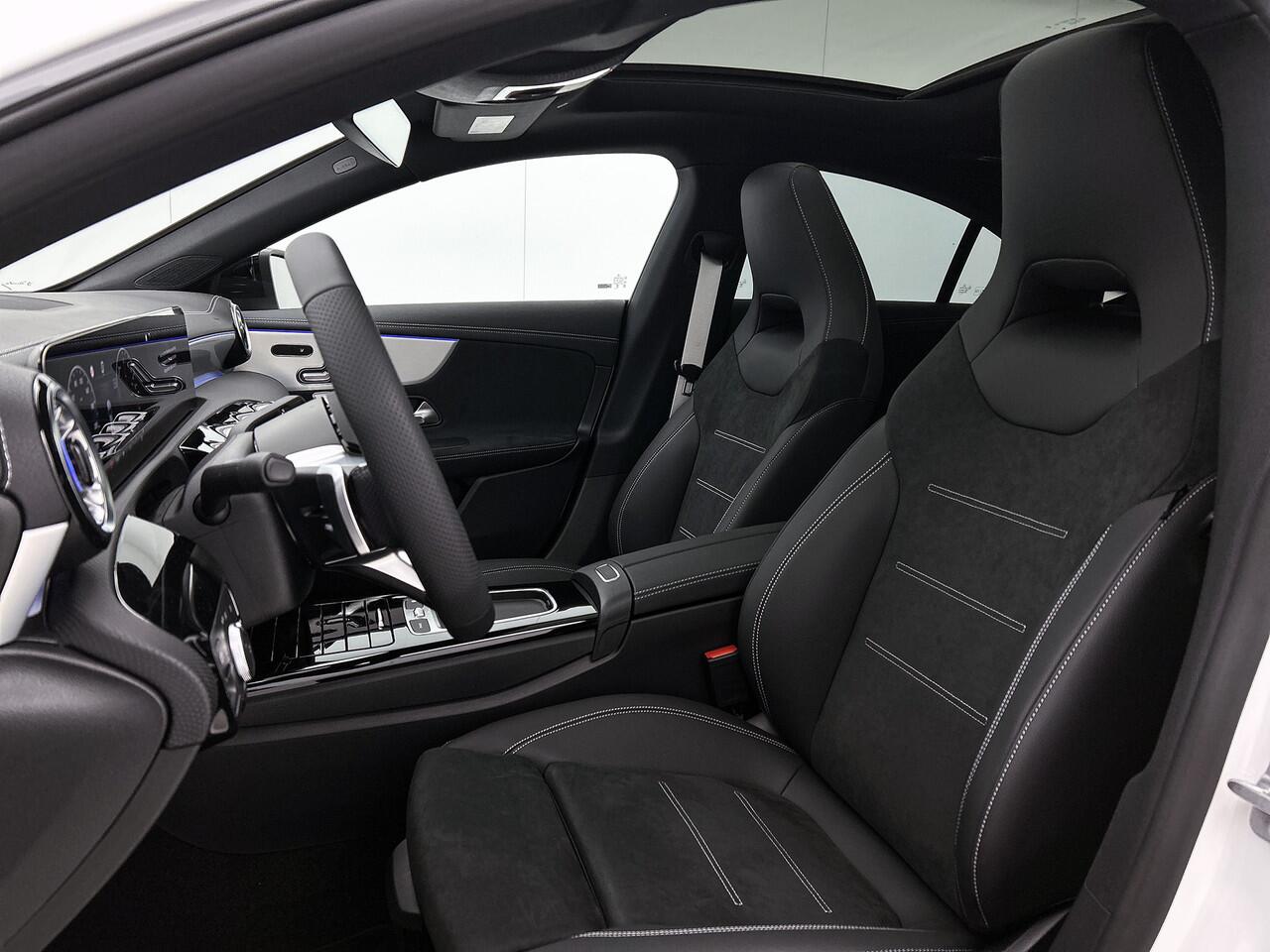 Mercedes-Benz CLA-KLASSE 250 e Business Solution AMG | AMG Line Plus pakket | Trekhaak | Panoramaschuifdak | Head-up display | Memorypakket | Smartphone integratie | Advanced sound system | 360°-camera | 19 inch AMG velgen |
