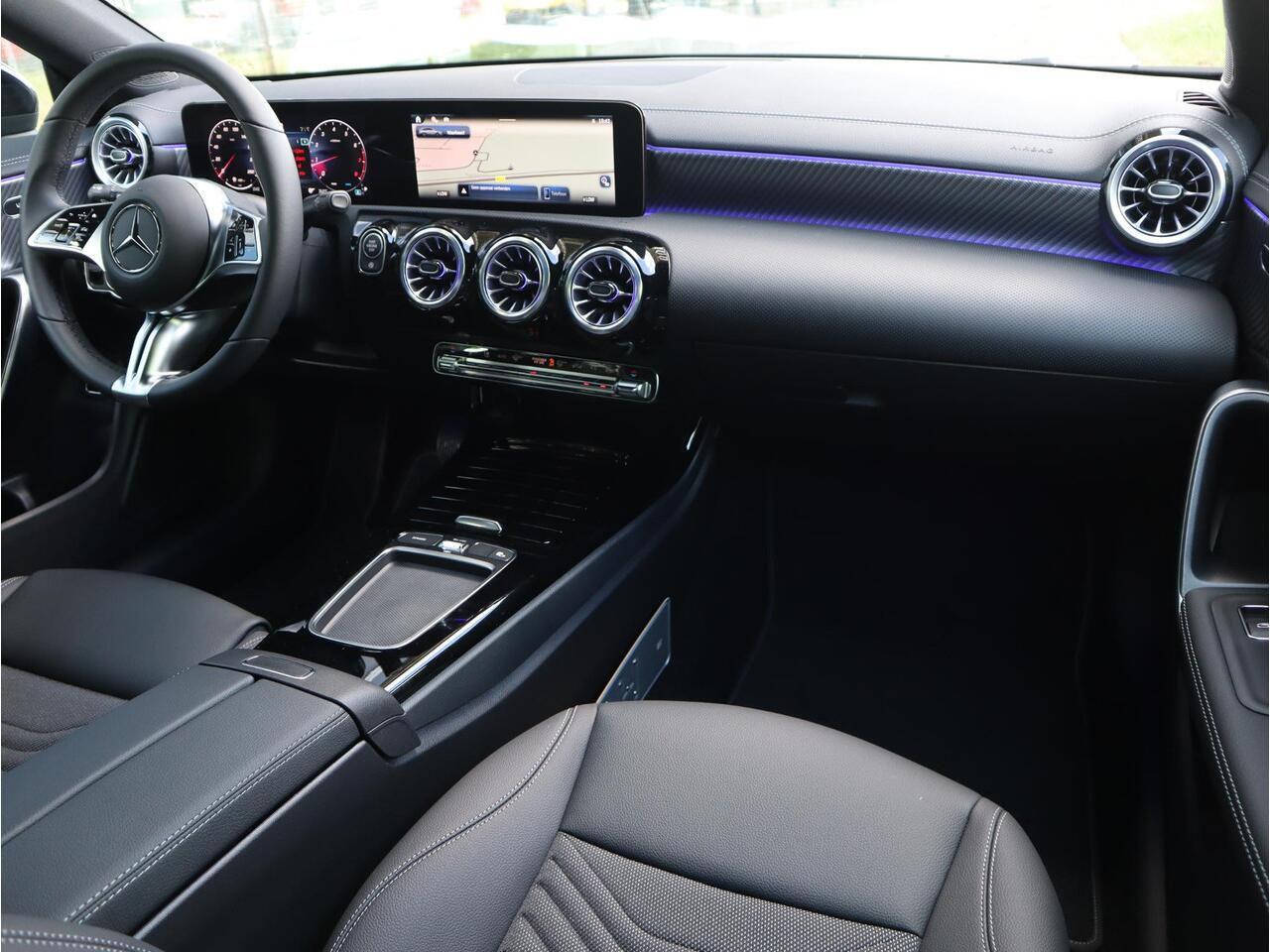 Mercedes-Benz CLA-KLASSE Shooting Brake 180 Star Edition Luxury Line