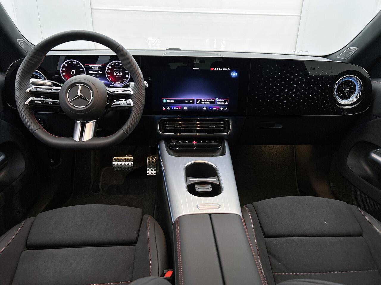 Mercedes-Benz CLA-KLASSE 250+ Launch Edition 85 kWh | Trekhaak | Warmtepomp | Multibeam LED | Panoramadak | Nightpakket | Smartphone integratie | Memorypakket | Adaptieve Cruisecontrol | 19 inch AMG velgen |