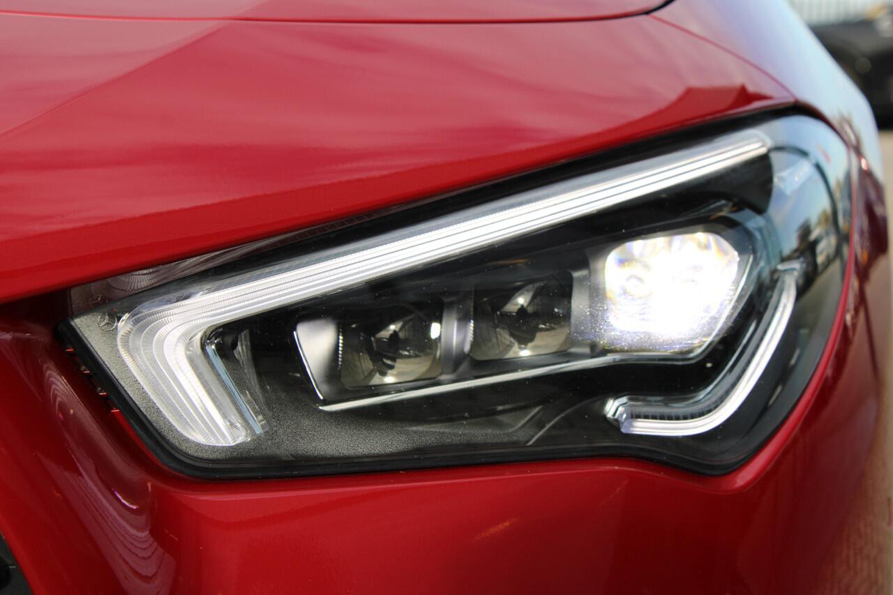 Mercedes-Benz CLA-KLASSE 200 AUT7 AMG Line NIGHT PAKKET PANORAMADAK MEMORY SFEER CAMERA