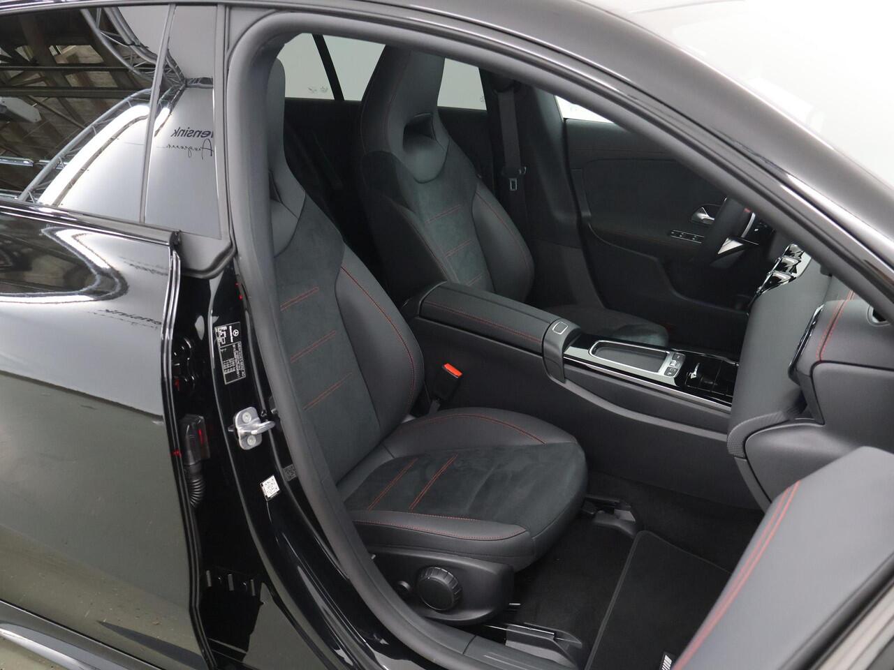 Mercedes-Benz CLA-KLASSE Shooting Brake 250e Business Solution AMG | Panoramaschuifdak | Nightpakket | Achteruitrijcamera |