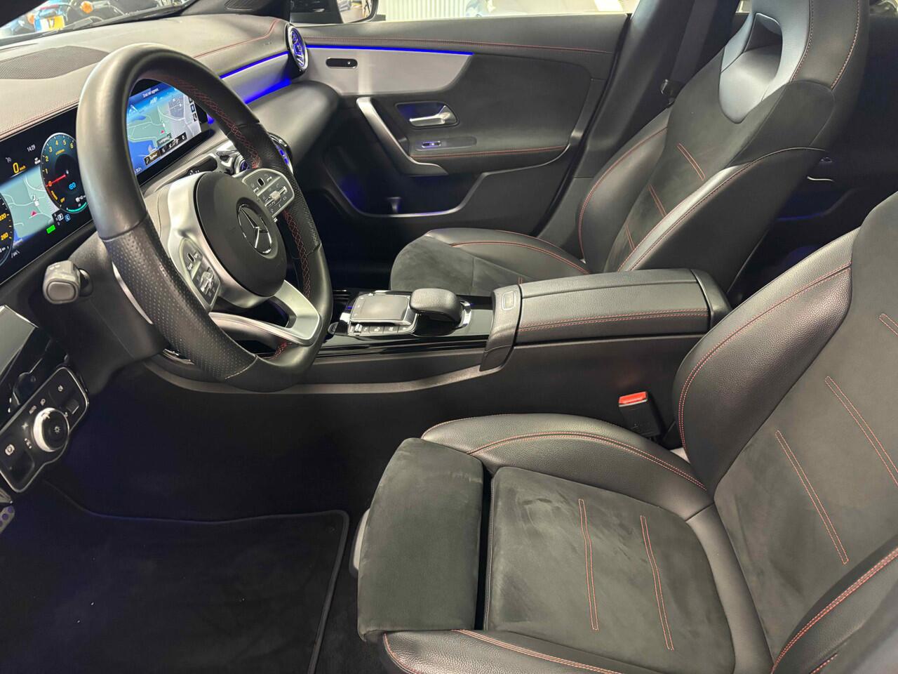 Mercedes-Benz CLA-KLASSE 250 e AMG Panorama Memory Sfeerverl. Keyless go Trekhaak 19" AMG