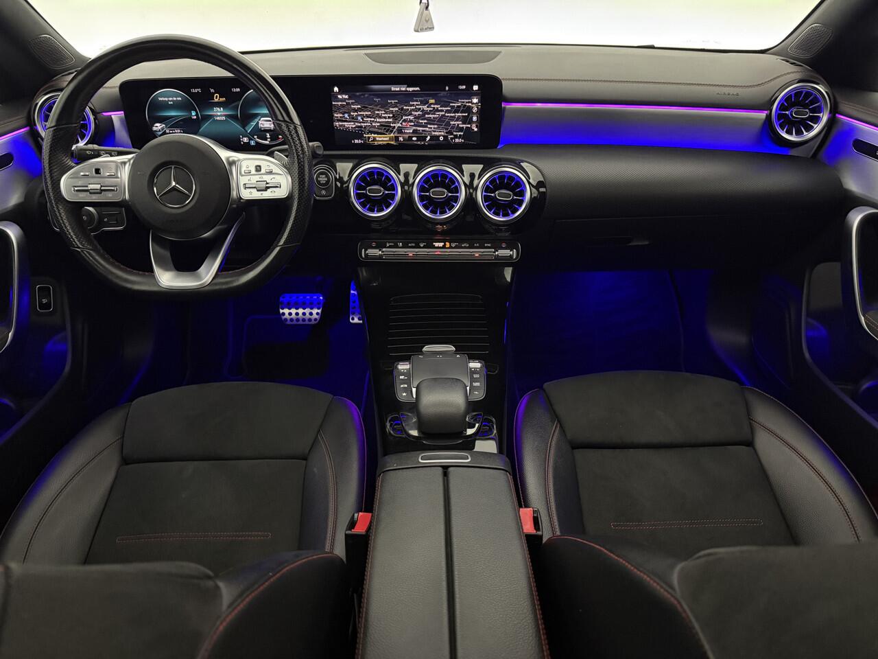 Mercedes-Benz CLA-KLASSE Shooting Brake 200 AMG | Pano | Sfeer | Virtual | Camera | Trekh. | Carplay | LED | NAP