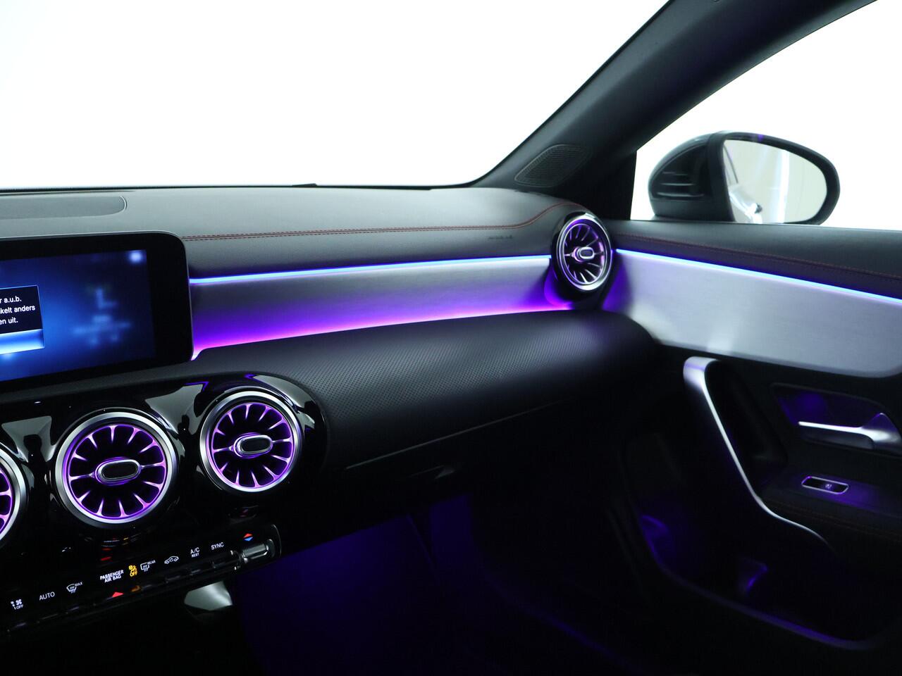 Mercedes-Benz CLA-KLASSE Shooting Brake 180 AMG | AMG Line | 19 Inch AMG LM velgen | Achteruitrijcamera | Inclusief 24 maanden MB Certified garantie voor Europa.