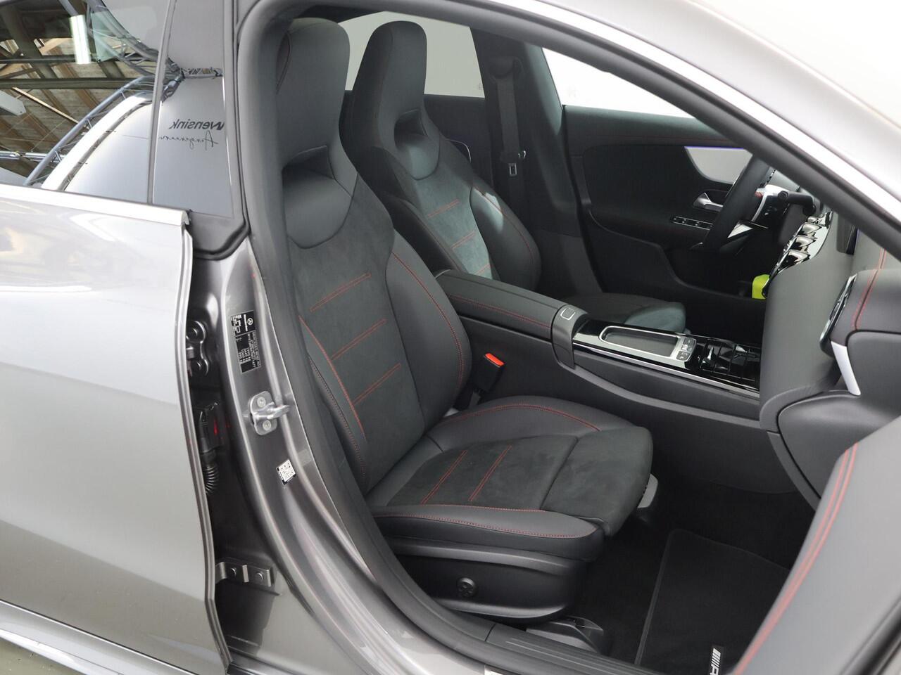 Mercedes-Benz CLA-KLASSE 180 Business Solution AMG | Rijassistentie pakket plus | Winter pakket | Burmester | Panoramaschuifdak | Techniek pakket | Trekhaak | Head-Up Display |