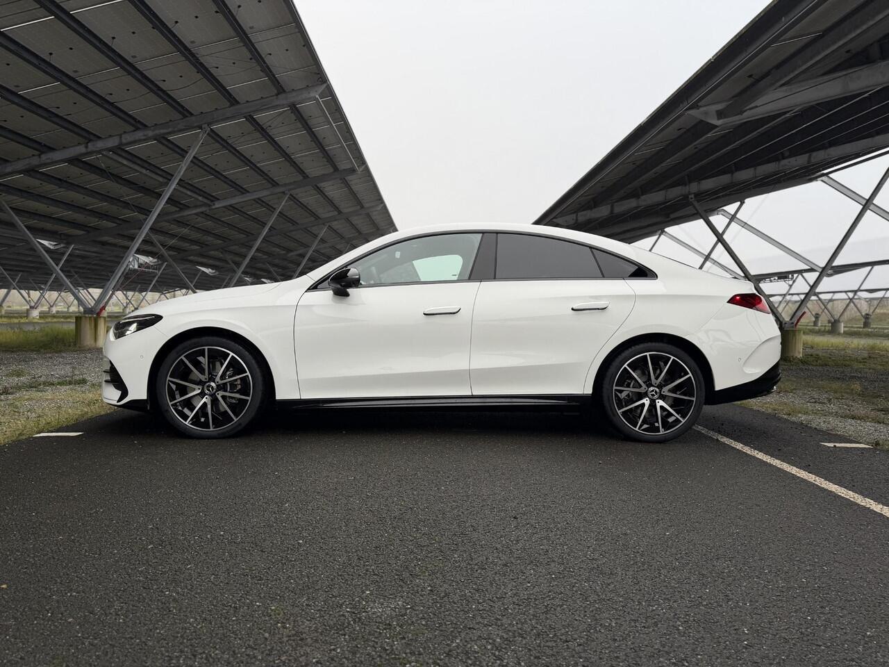 Mercedes-Benz CLA-KLASSE 250+ Launch Edition 85 kWh | Night | Panoramadak | Trekhaak | Stoelverwarming | DISTRONIC | Achteruitrijcamera | Dodehoekassistent |