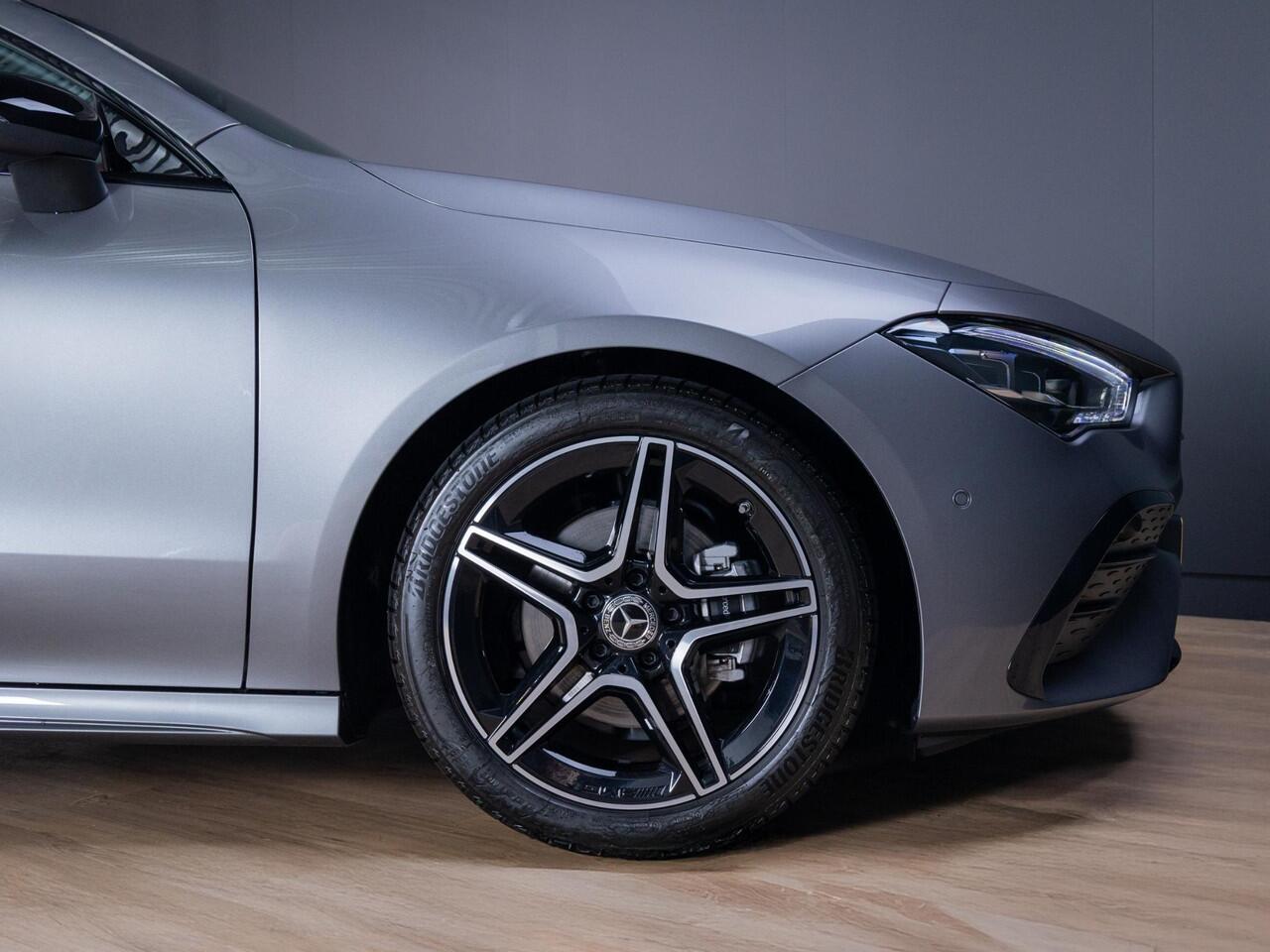 Mercedes-Benz CLA-KLASSE Coupé 180 Star Edition AMG Line Panorama dak