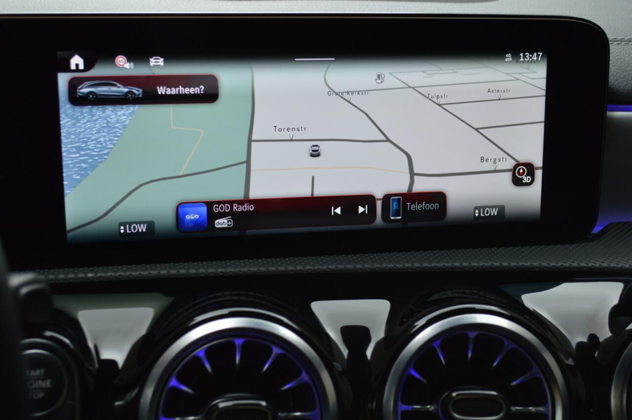 Mercedes-Benz CLA-KLASSE Shooting Brake 250 e AMG Led Leder Panorama Memory Distronic Burmester Camera 360 Head-Up Pdc