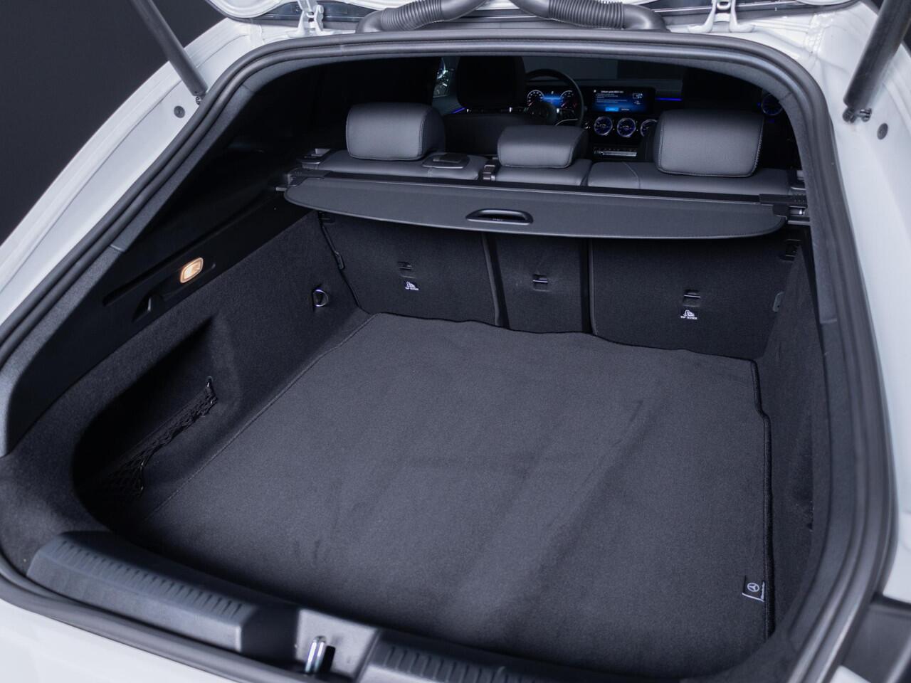 Mercedes-Benz CLA-KLASSE Shooting Brake 200 Luxury Line Panorama dak