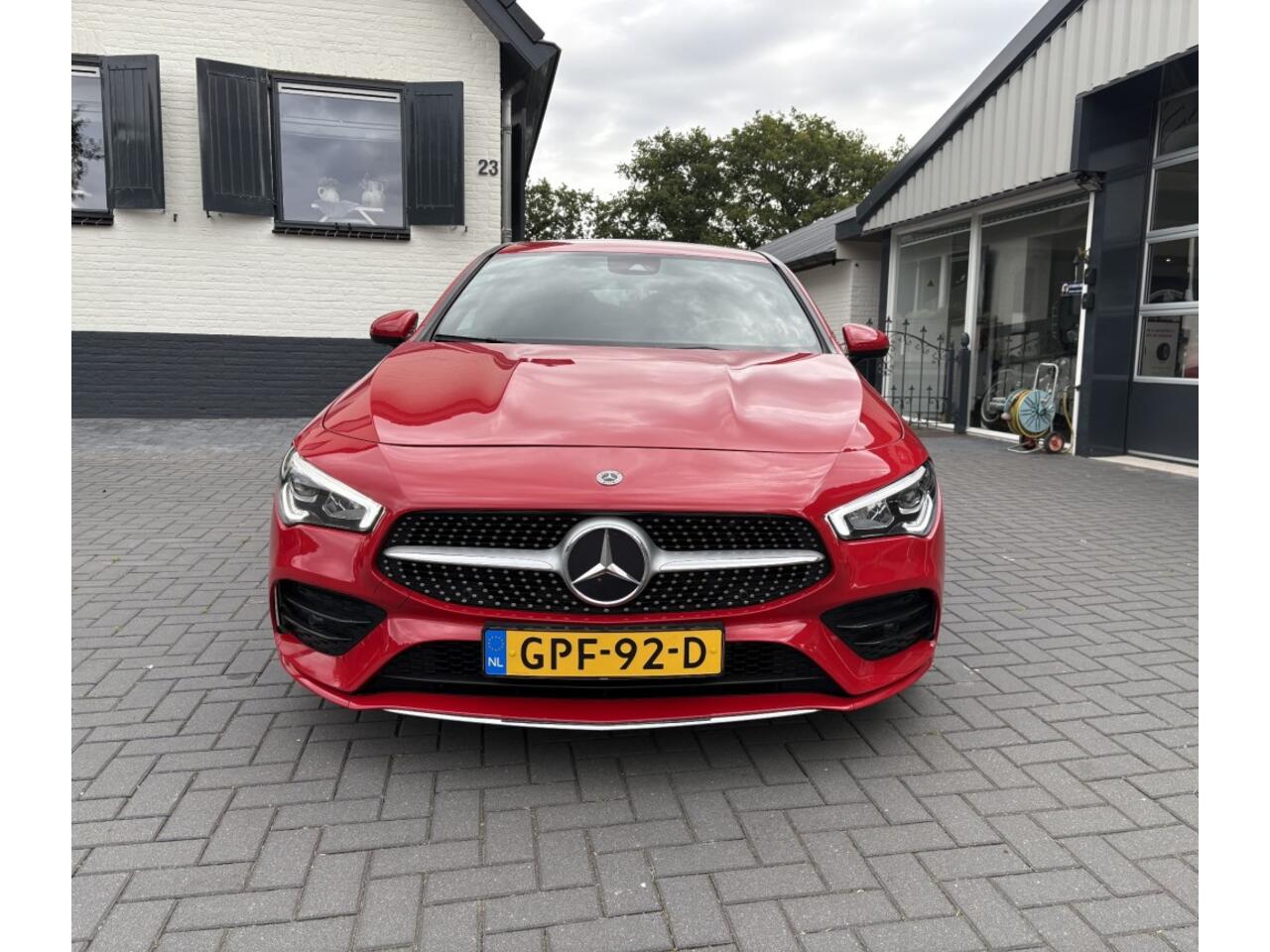 Mercedes-Benz CLA-KLASSE Shooting Brake 180 Premium cruise/airco/lane assist/All-in prijs incl afleverbeurt