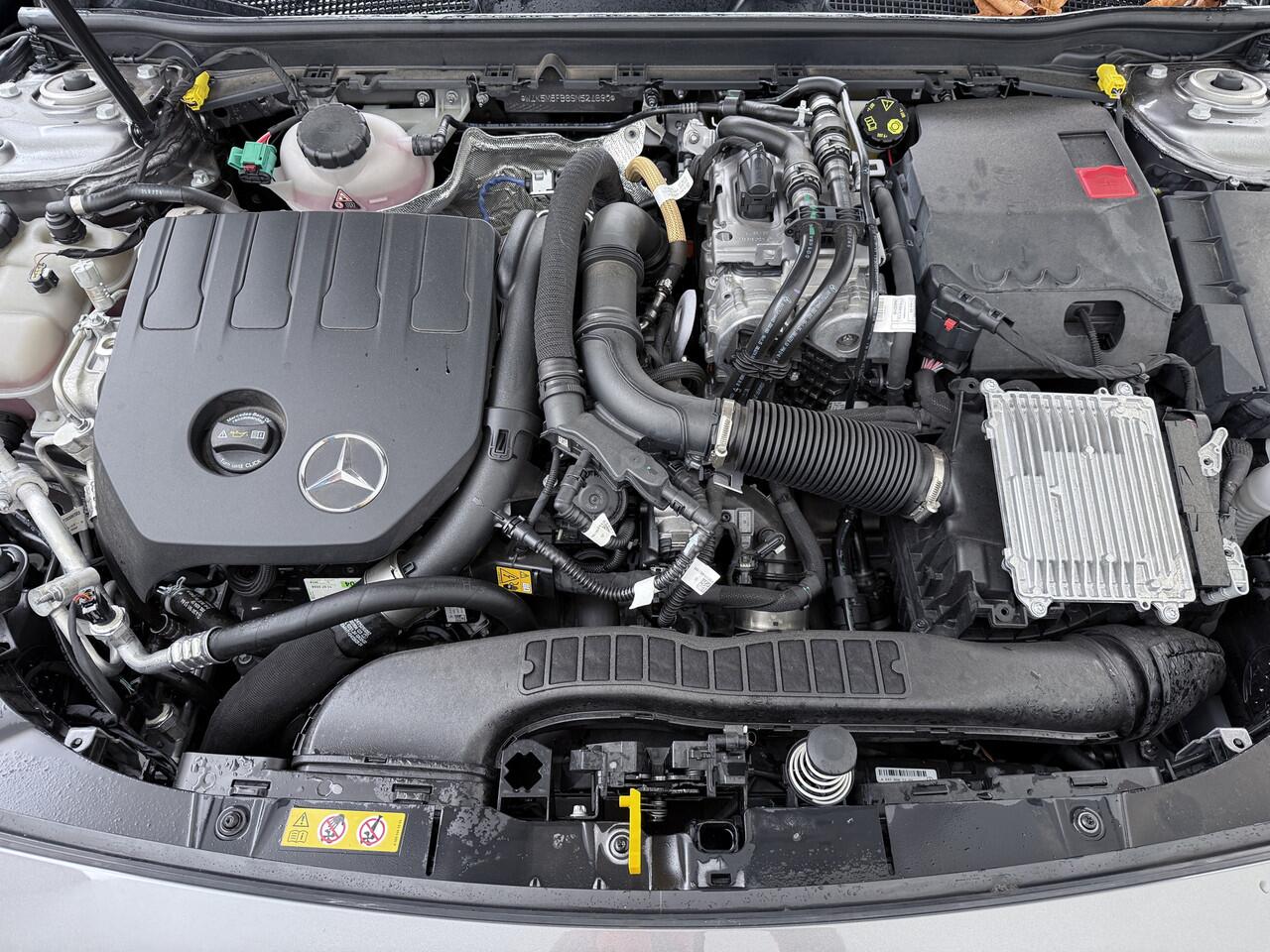 Mercedes-Benz CLA-KLASSE Shooting Brake 250 e AMG line | Pano Memory Keyless HUD Multibeam 360 Camera