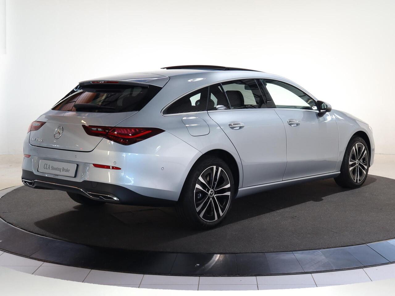 Mercedes-Benz CLA-KLASSE Shooting Brake 250e Star Edition Luxury Line LIMITED | Panoramaschuifdak | Dodehoekassistent | Achteruitrijcamera |
