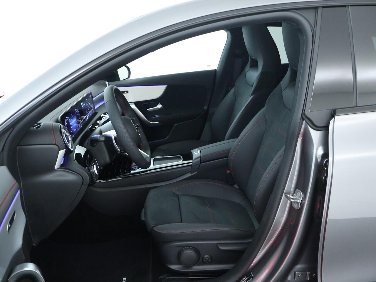 Mercedes-Benz CLA-KLASSE Shooting Brake 180 LIMITED Edition AMG Line | Trekhaak | Nightpakket | Parkeerpakket met achteruitrijcamera | Verwarmde stoelen vooraan | Antidiefstalpakket GUARD 360° Plus | EASY PACK achterklep | KEYLESS-GO |