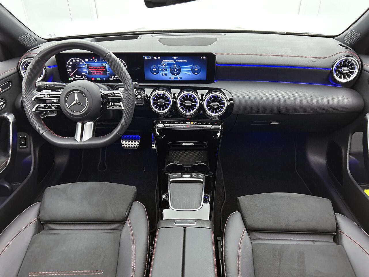 Mercedes-Benz CLA-KLASSE Shooting Brake 250 e Business Solution AMG AMG Line | Night Pakket |Panorama Schuif-Kanteldak | Memory Stoelen | Head-up display | Parkeerpakket met 360°-camera. Inclusief 24 maanden Mercedes-Benz Certified garantie voor Europa.