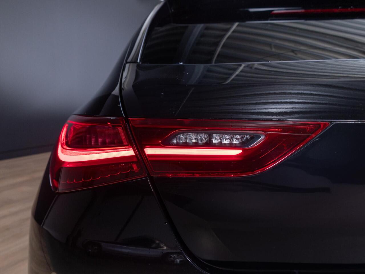 Mercedes-Benz CLA-KLASSE Shooting Brake 180 Star Edition LIMITED Panorama dak | Trekhaak