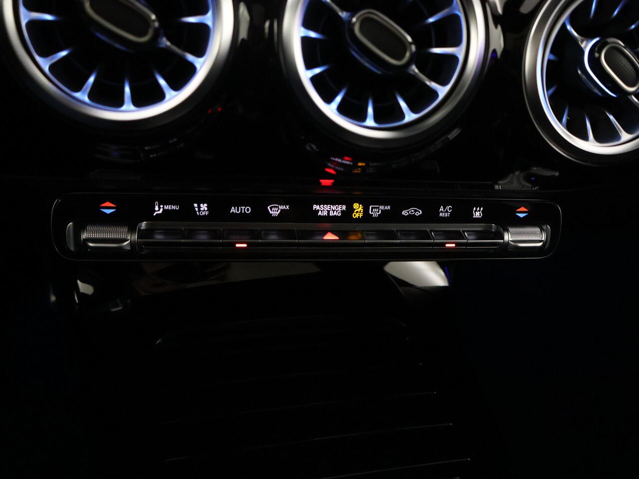 Mercedes-Benz CLA-KLASSE Shooting Brake 250 e Star Edition AMG Line | Trekhaak | Nightpakket | Antidiefstalpakket GUARD 360° Plus | 360°-camera | 19 inch Multispaaks AMG velgen | Head-up display | KEYLESS GO-comfortpakket | Smartphone integratie |