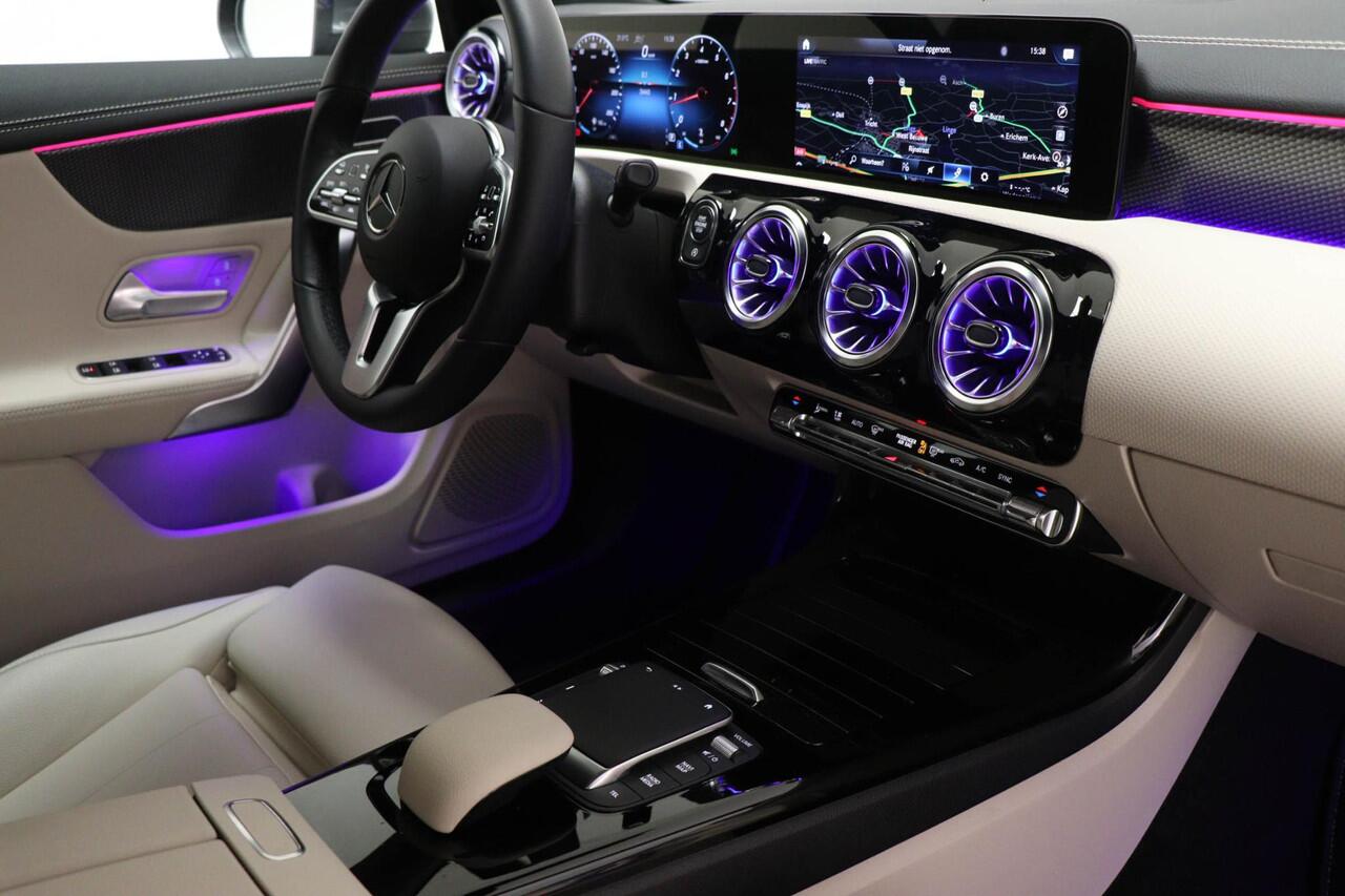 Mercedes-Benz CLA-KLASSE Shooting Brake 180 Luxury Line | PREMIUM PACK | MATRIX LED | APPLE | TREKHAAK