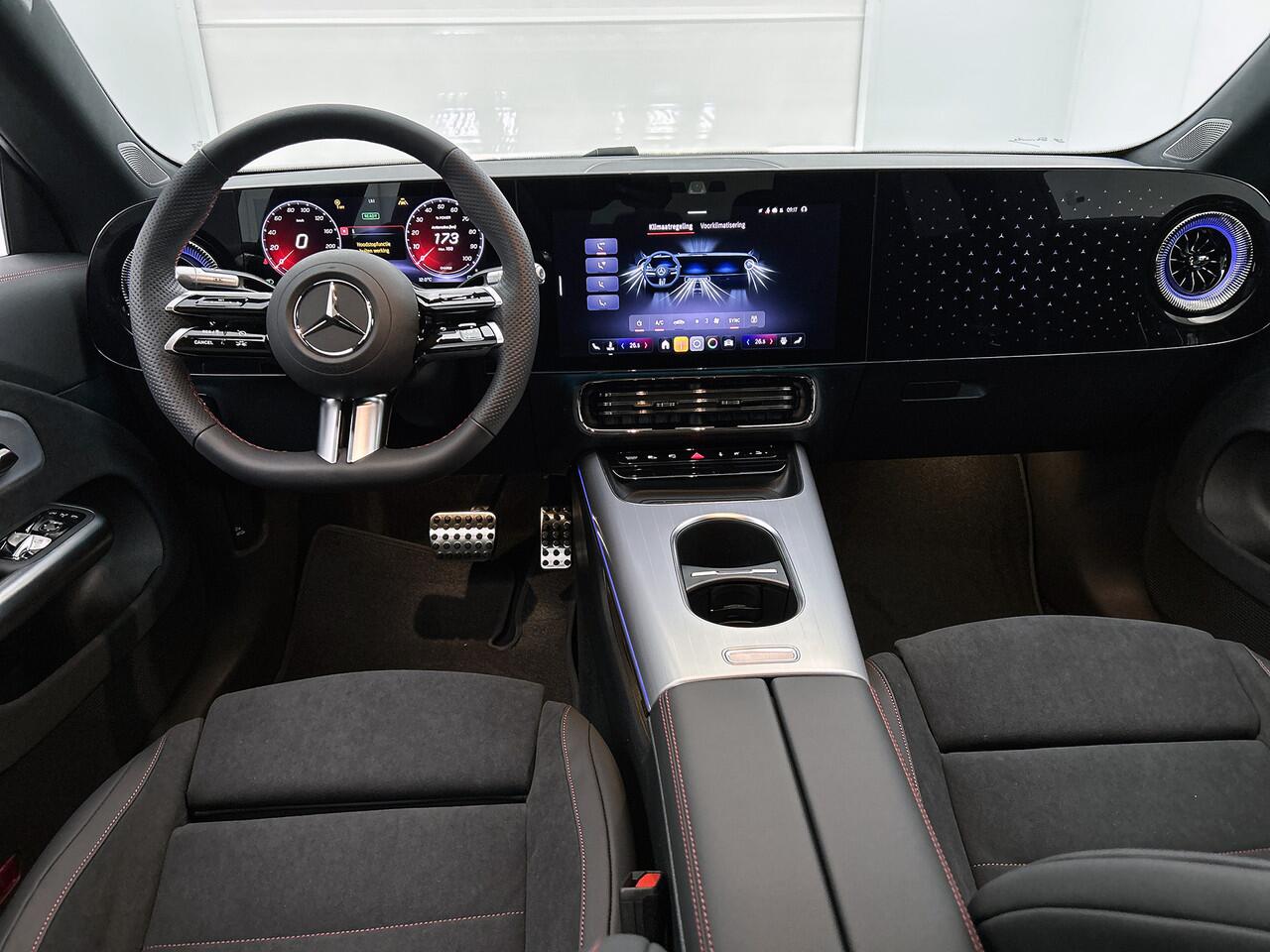 Mercedes-Benz CLA-KLASSE 250+ Launch Edition 85 kWh | Multibeam LED | Panoramadak | Warmtepomp | Memorypakket voorstoelen | Adaptieve Cruisecontrol | Nightpakket | Sierdelen aluminium | MULTIBEAM LED |