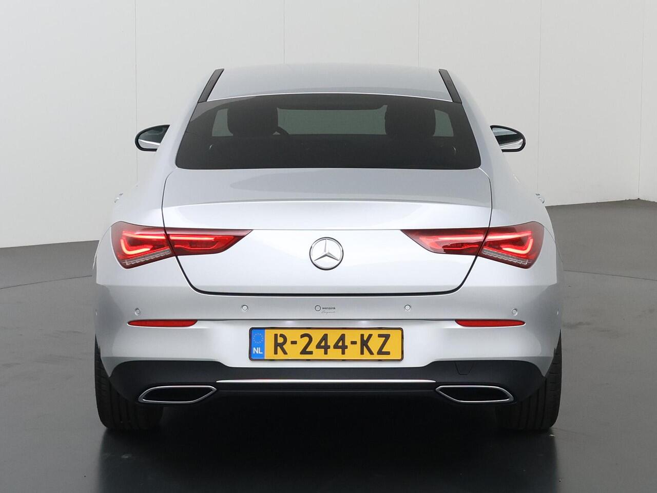 Mercedes-Benz CLA-KLASSE 180 Luxury Line | Distronic/ Adaptieve cruise control | Apple Carplay | Keyless Go | Widescreen |