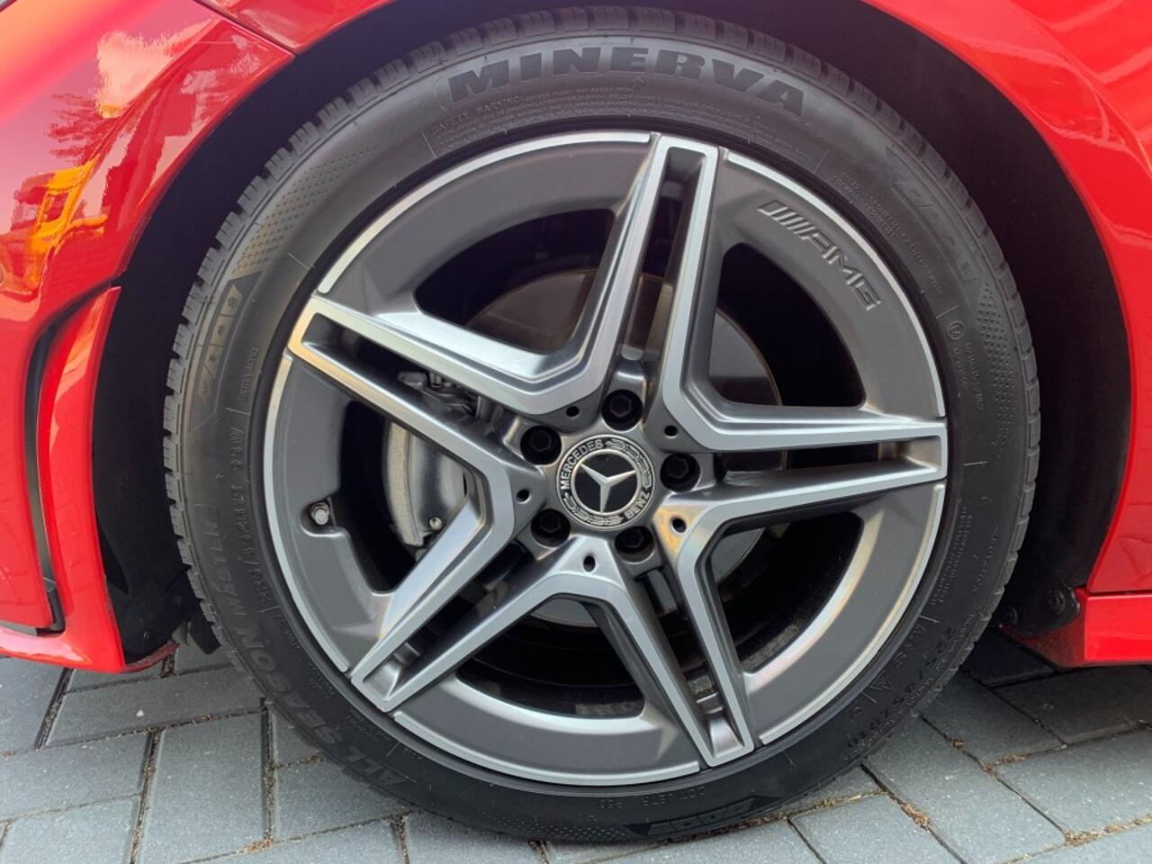 Mercedes-Benz CLA-KLASSE Shooting Brake 180 Premium cruise/airco/lane assist/All-in prijs incl afleverbeurt