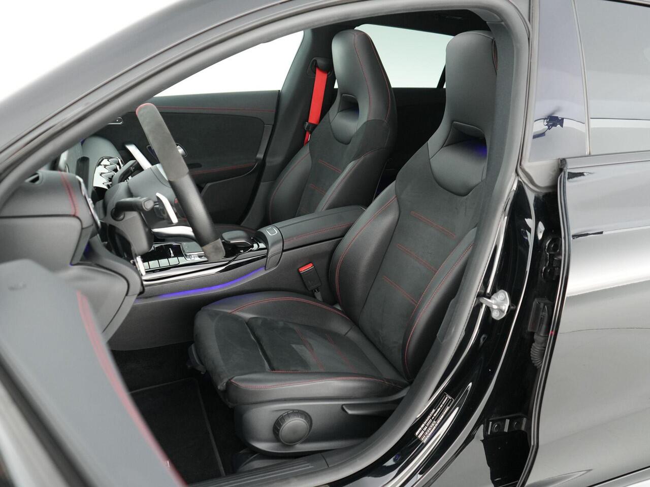 Mercedes-Benz CLA-KLASSE 35 AMG 306pk 4MATIC Premium Plus |panoramadak|Burmester|HUD|BLIS|Apple Carplay|stoelverwarming|parkeercamera|adaptive cruise control|clima control|