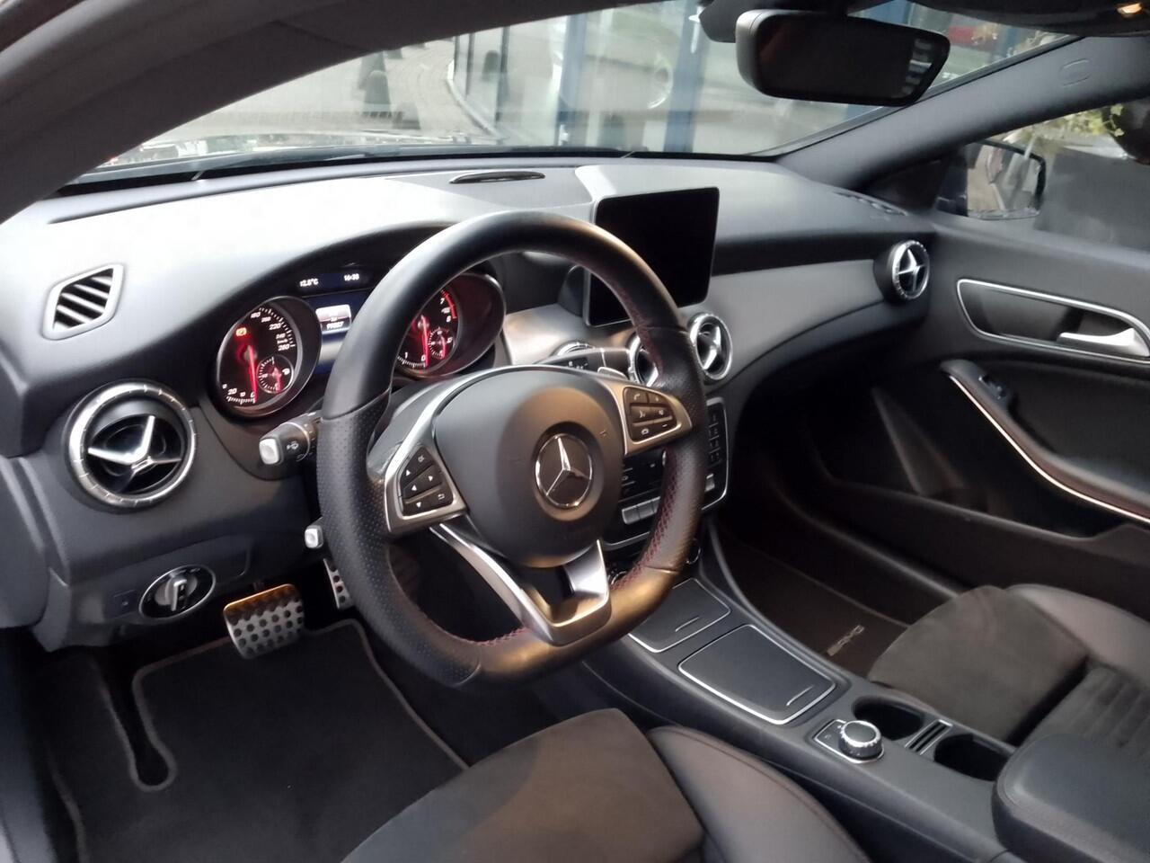 Mercedes-Benz CLA-KLASSE Shooting Brake 180 AUTOMAAT | Navi | AMG Styling | Airco | LM Velgen | Cruise Control |