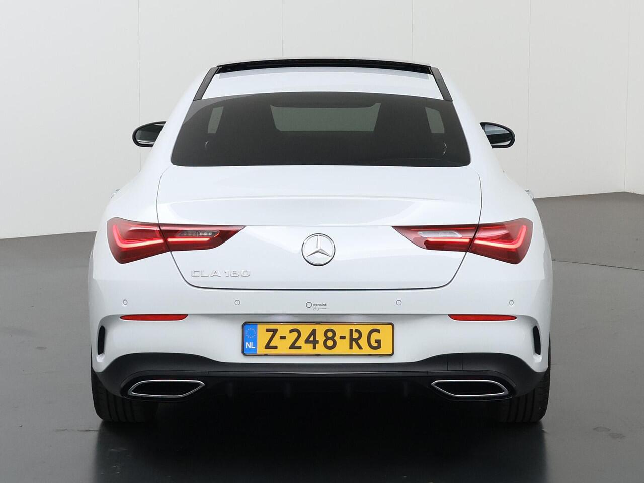 Mercedes-Benz CLA-KLASSE 180 AMG Line Premium Pack | Panorama Schuifdak | Multibeam lead | Sfeerverlichting | Augmented Reality