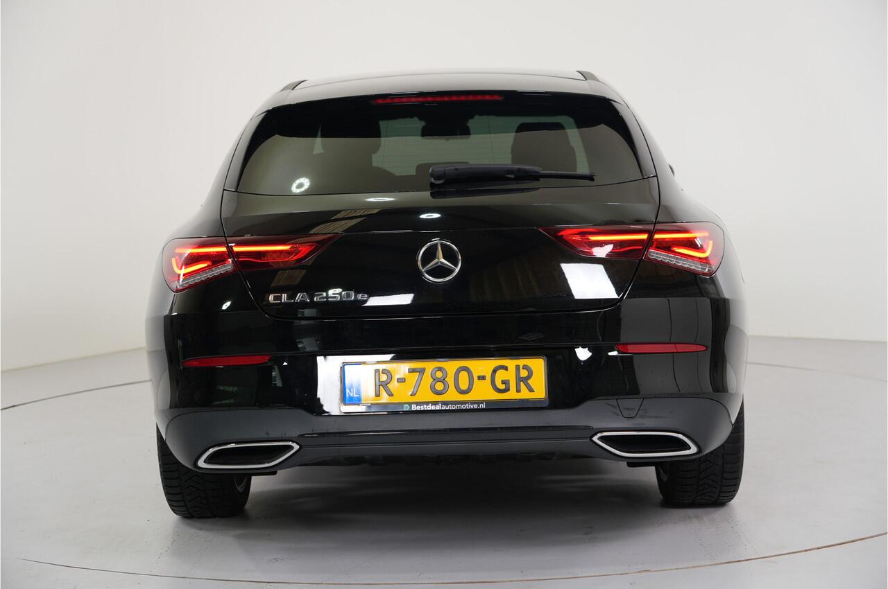 Mercedes-Benz CLA-KLASSE Shooting Brake 250 e Night PHEV 218 pk | Trekhaak | Sfeerverlichting |