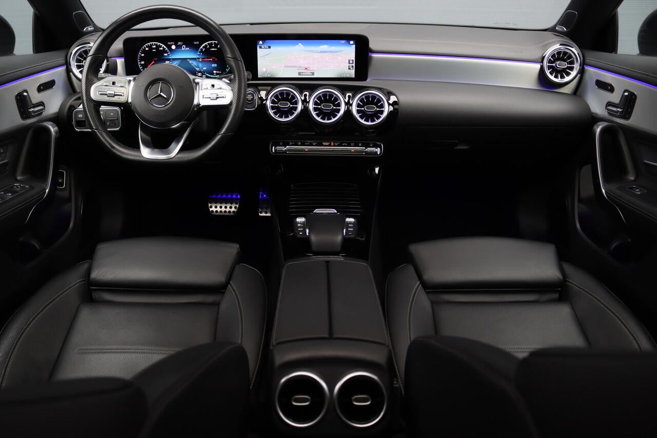 Mercedes-Benz CLA-KLASSE 250 e AMG Line | Distronic+ | Panoramadak | Memory | Burmester | HUD | Surround Camera | Keyless Go | Nightpakket | Augmented Reality |