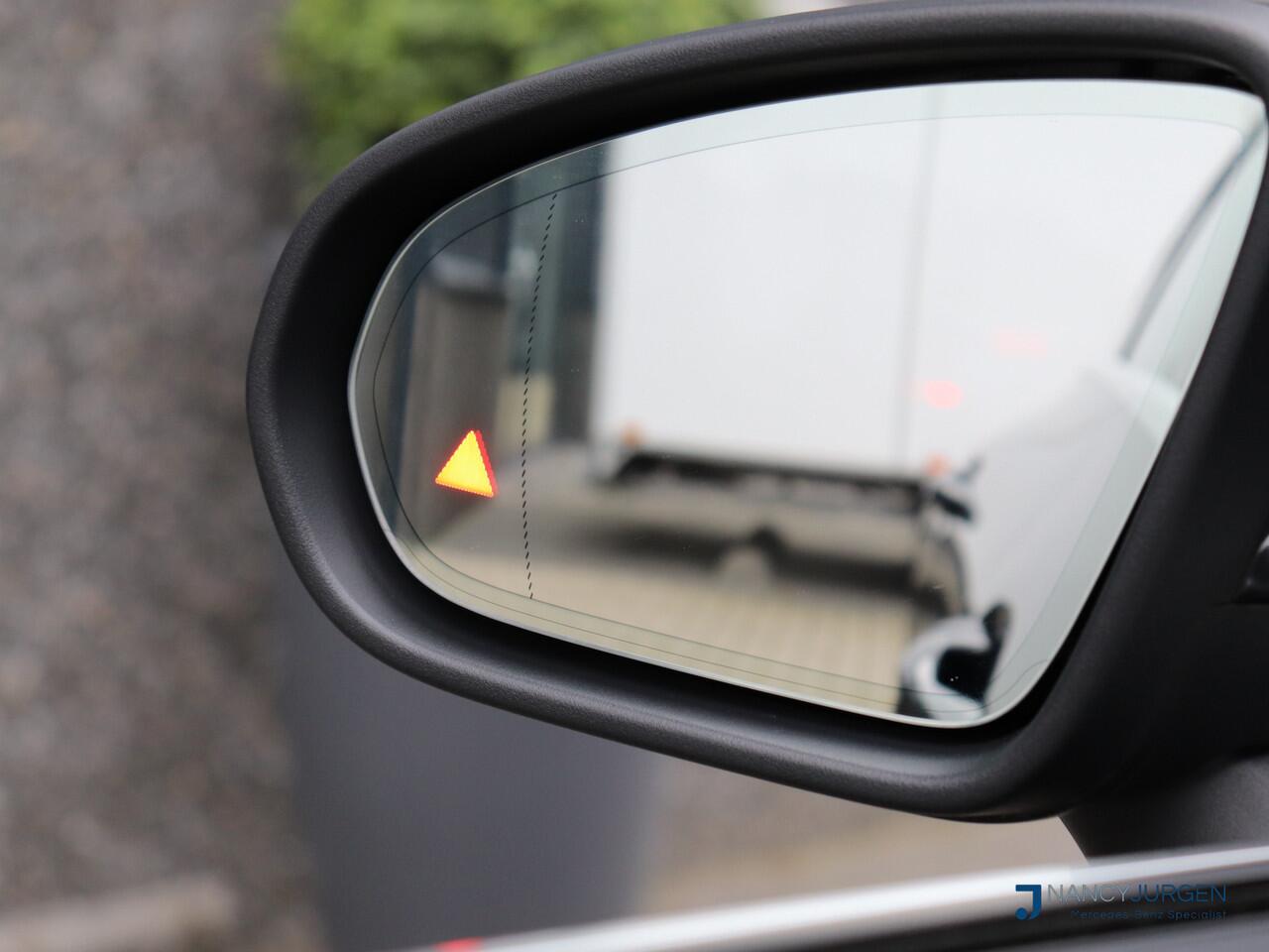 Mercedes-Benz CLA-KLASSE Shooting Brake 200 Business | 7G Aut | Apple Car Play | Achteruit Rij Camera | Panoramadak | Parkeer Assistent | Trekhaak |