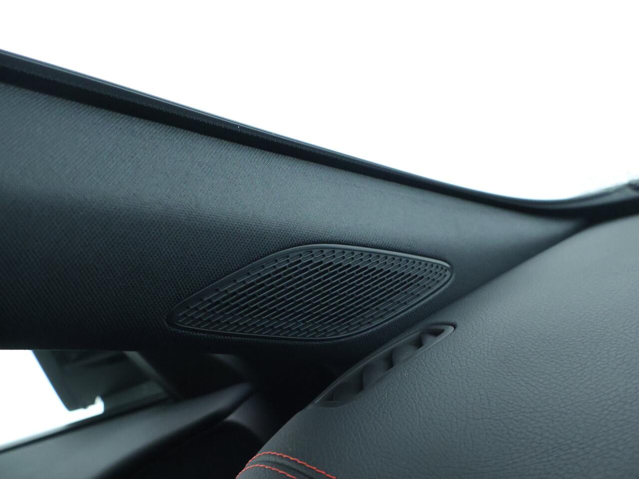 Mercedes-Benz CLA-KLASSE Shooting Brake 180 LIMITED Edition AMG Line | Trekhaak | Nightpakket | Parkeerpakket met achteruitrijcamera | Verwarmde stoelen vooraan | Antidiefstalpakket GUARD 360° Plus | EASY PACK achterklep | KEYLESS-GO |