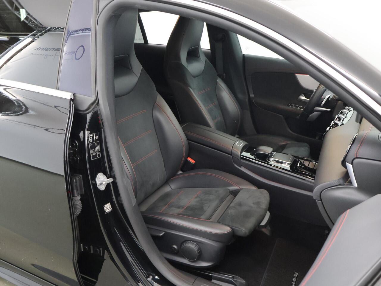 Mercedes-Benz CLA-KLASSE Shooting Brake 220 Advantage | AMG | Widescreen | Achteruitrijcamera | Apple Carplay |