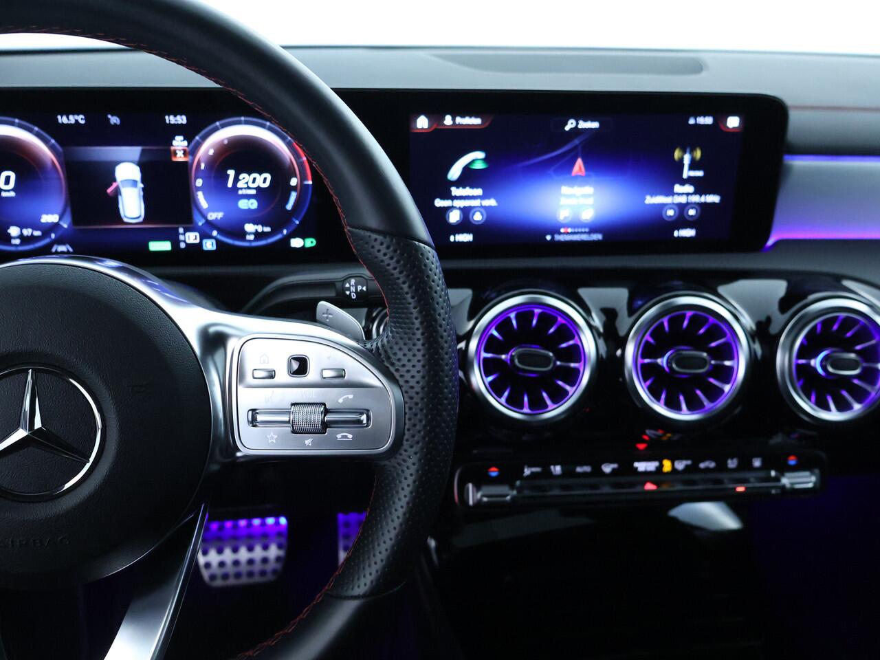 Mercedes-Benz CLA-KLASSE Shooting Brake 250 e Business Solution AMG Nightpakket | Panoramadak | Sfeerverlichting | Keyless Go | Parkeerpakket met Camera | LED | Inclusief 24 maanden Mercedes-Benz Certified garantie voor Europa.