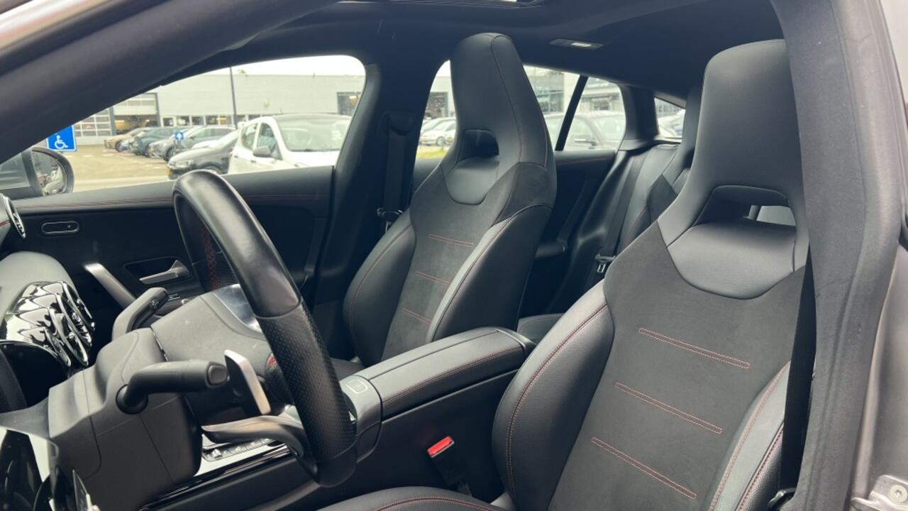 Mercedes-Benz CLA-KLASSE 250 e Pano | Navia | Camera
