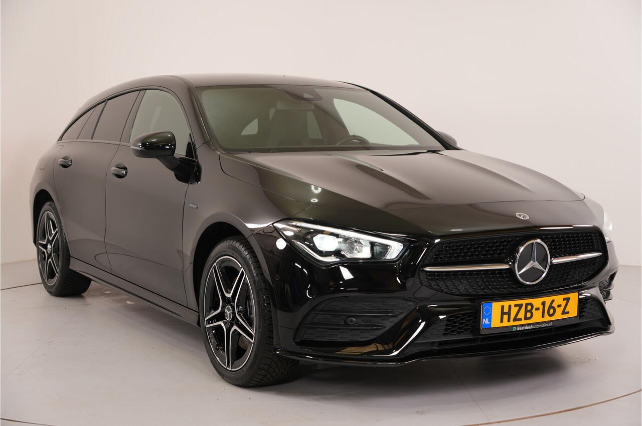 Mercedes-Benz CLA-KLASSE Shooting Brake 250 e AMG Night PHEV 218 pk | Pano | Memory | Keyless | El. achterklep |
