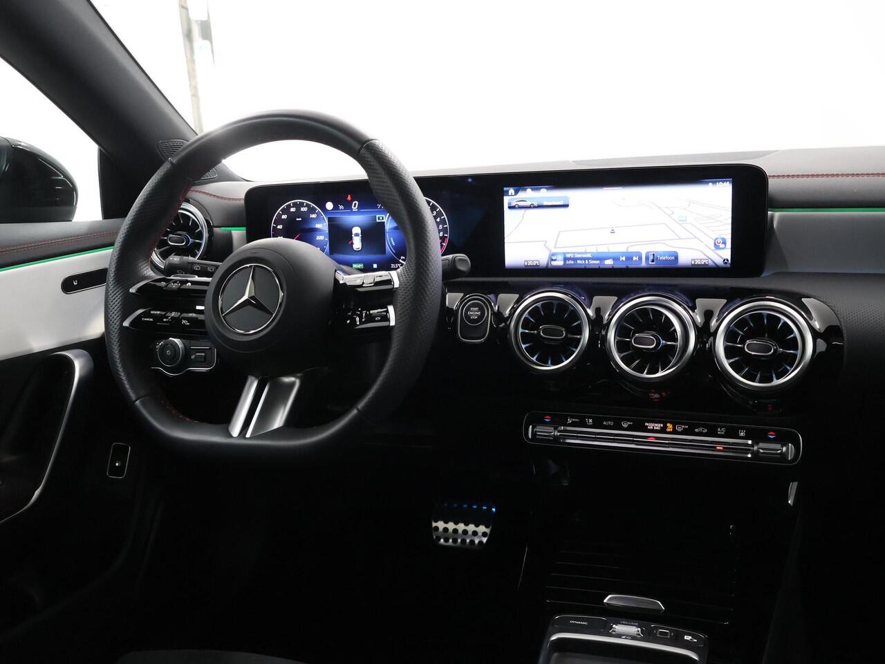 Mercedes-Benz CLA-KLASSE Shooting Brake 250e Star Edition AMG Line | Panorama schuifdak | MULTIBEAM LED | Nightpakket | Sfeerverlichting | Multispaak Velgen