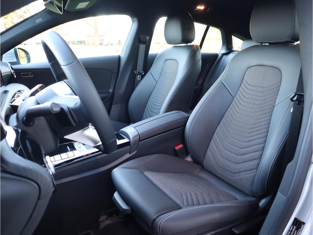 Mercedes-Benz CLA-KLASSE Shooting Brake 180 Star Edition