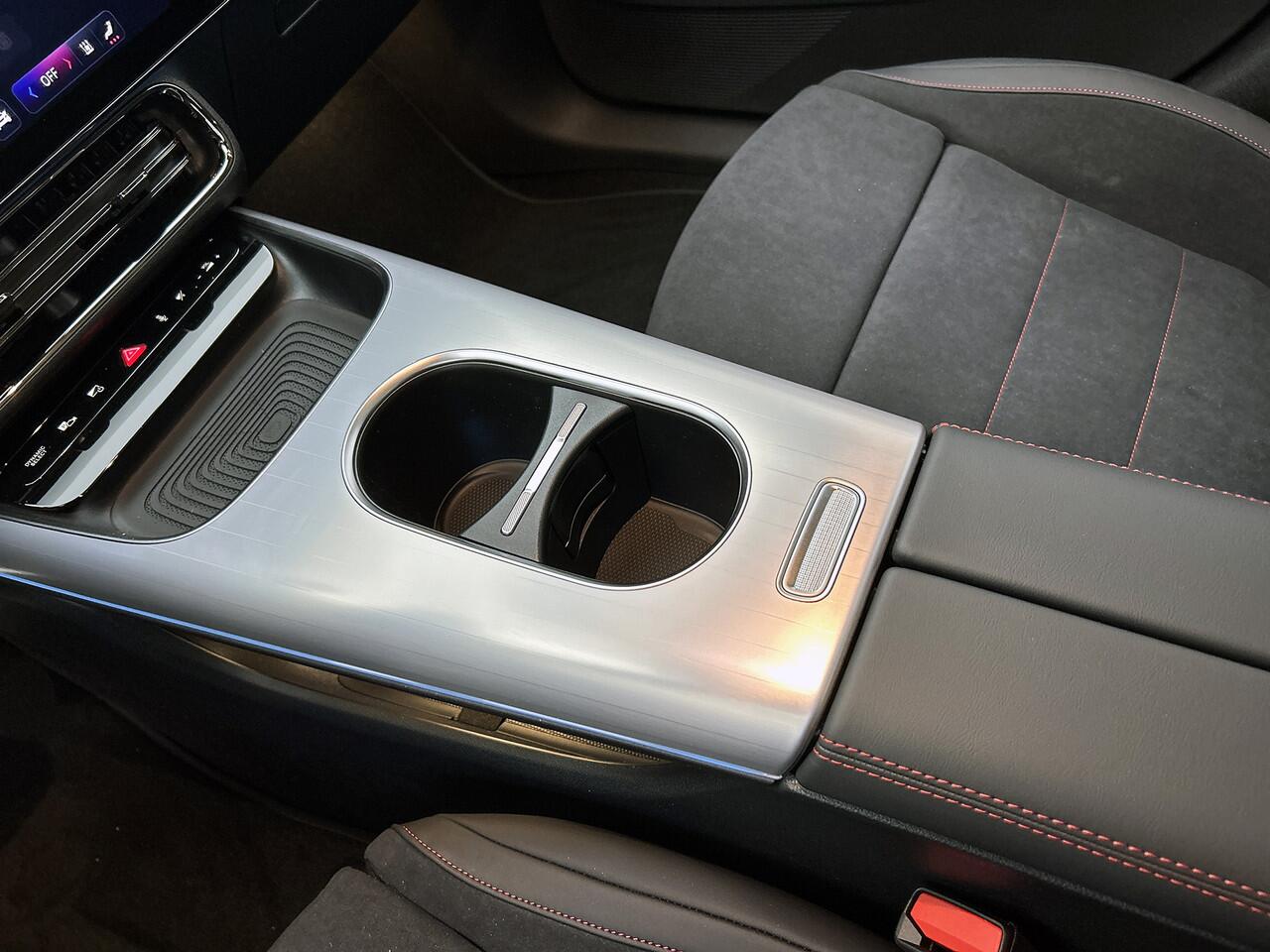 Mercedes-Benz CLA-KLASSE 250+ Launch Edition 85 kWh | Smartphone integratie | Warmtepomp | Nightpakket | Memorypakket | Antidiefstal pakket URBAN GUARD | Adaptieve Cruisecontrol | Multibeam LED |