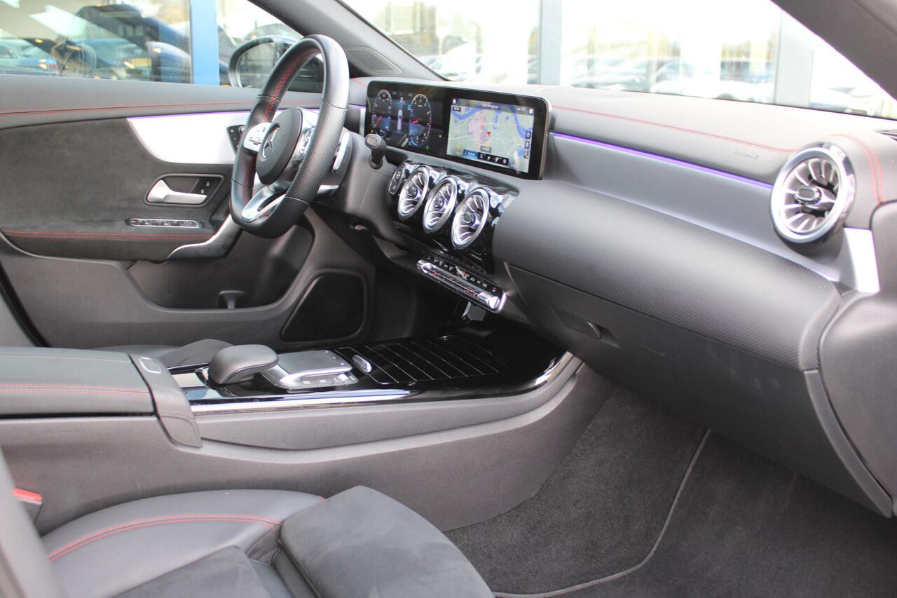 Mercedes-Benz CLA-KLASSE Shooting Brake 180 AUT7 AMG NIGHT PAKKET PANORAMADAK SFEER MEMORY KEY-LESS CARPLAY MULTIBEAM WIDESCREEN CAMERA