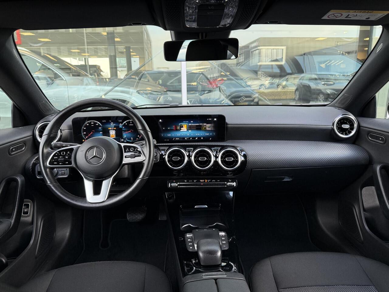 Mercedes-Benz CLA-KLASSE Shooting Brake 180 Business Solution